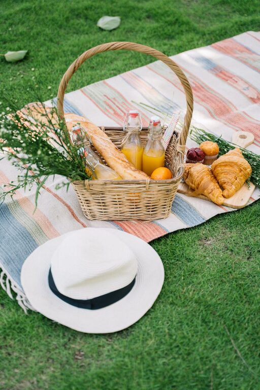 How to Plan a Simple Picnic at a Local Park